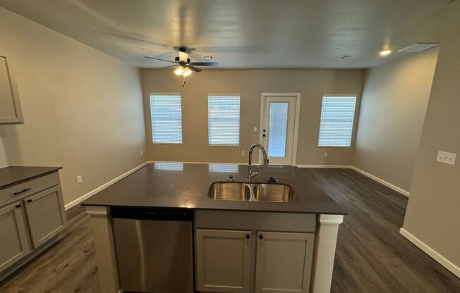 2 beds, 2.5 baths, $1,595