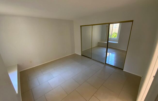 3 beds, 2 baths, $1,600