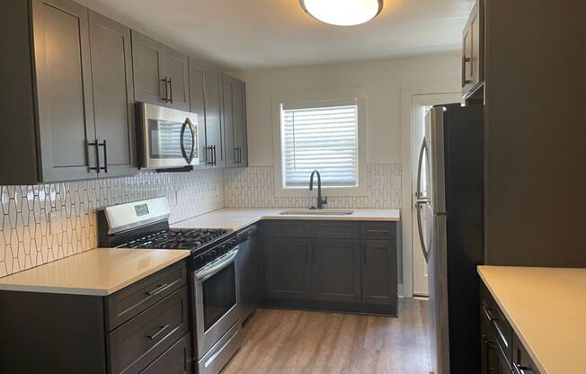 2 beds, 1 bath, 637 sqft, $1,750, Unit 212-D06