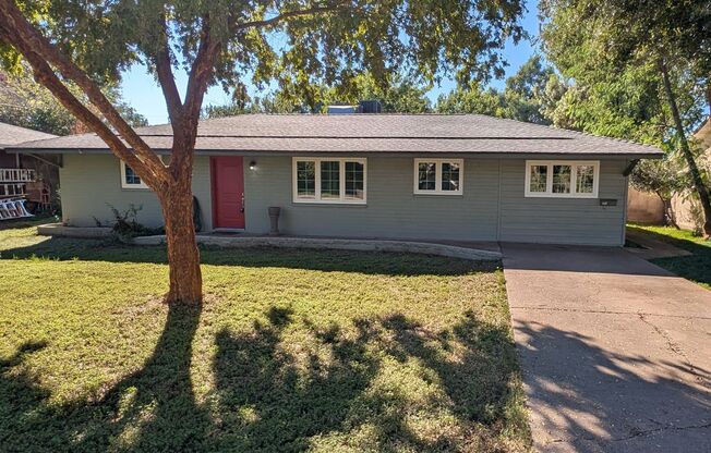 3 Bedroom Home Plus Bonus Room in the Hudson Manor Community Near S McClintok Dr and E Apache Blvd!