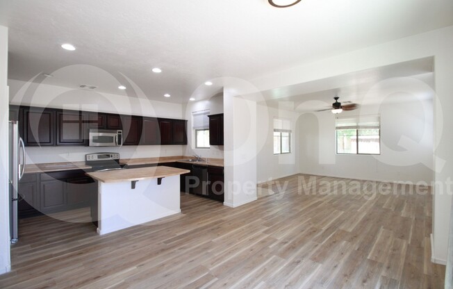 3 beds, 2.5 baths, 1,684 sqft, $2,100
