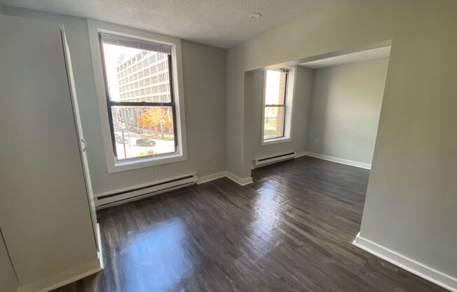 Studio, 1 bath, 305 sqft, $1,375, Unit 30