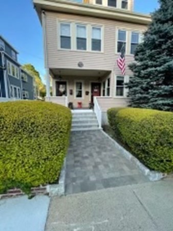581 HIGHLAND AVE