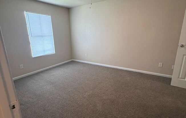 2 beds, 1 bath, 812 sqft, $1,085, Unit 1106