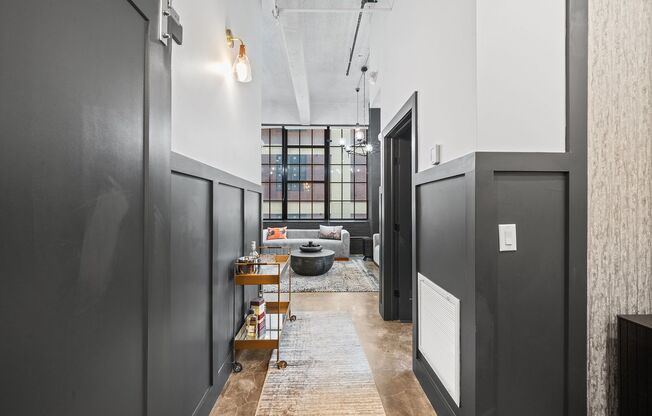 2 beds, 1 bath, 843 sqft, $2,640, Unit Commercial Suite 202-204