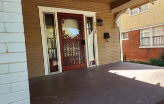 2 beds, 1 bath, $1,095, Unit Battery, 2219 S.