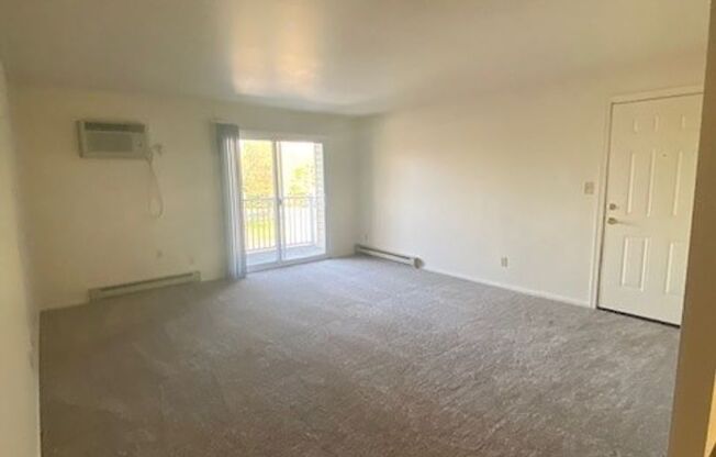 2 beds, 1 bath, 920 sqft, $1,200, Unit 5965301