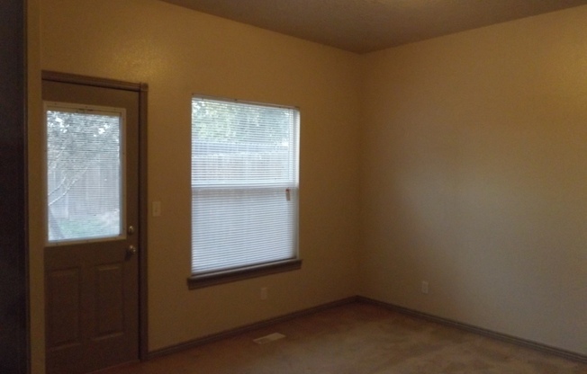 3 beds, 2 baths, $1,600