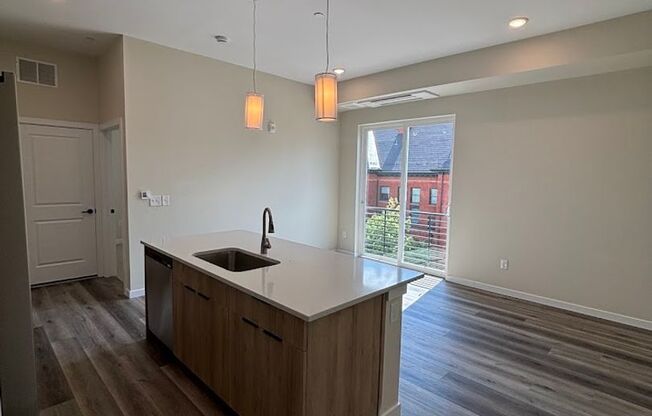 1 bed, 1 bath, 586 sqft, $1,599, Unit 820 #303