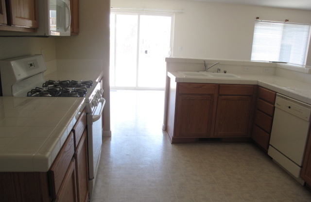 3 beds, 2 baths, $1,900