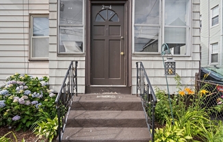 4 HARRIS AVE