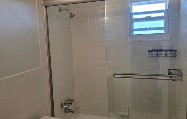 1 bed, 1 bath, 652 sqft, $1,795, Unit 404