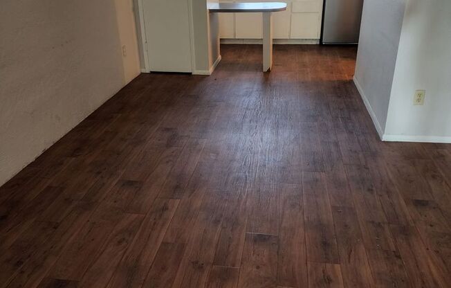 Studio, 1 bath, 370 sqft, $999, Unit 54