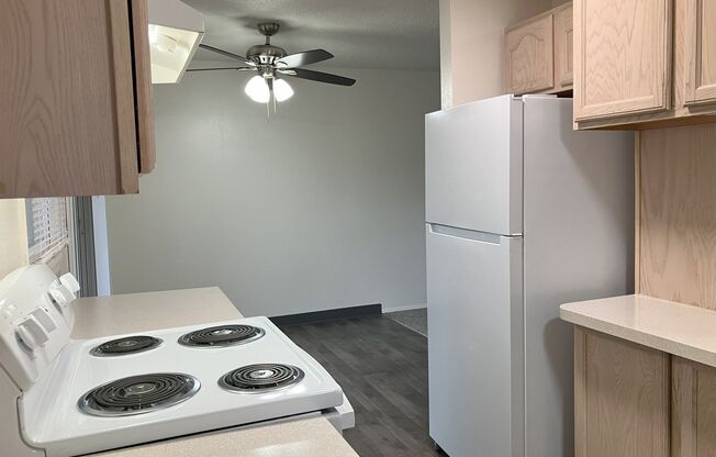 3 beds, 1 bath, 1,020 sqft, $1,650, Unit 13053