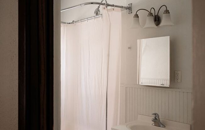 1 bed, 1 bath, 697 sqft, $995, Unit 315-43