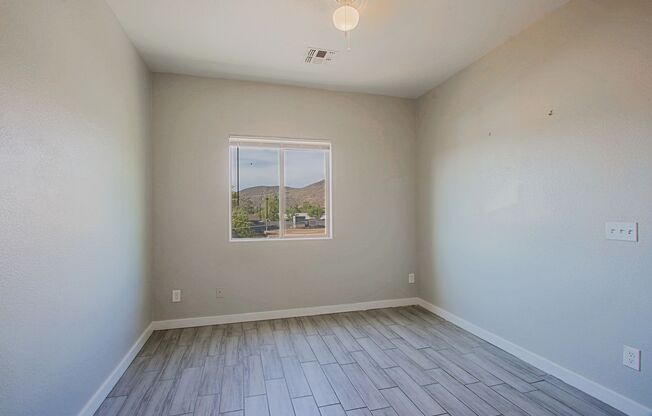 Nice remodel 2 bedroom Condo with balcony. (1614 West Purdue Ave #202 Phoenix Arizona)