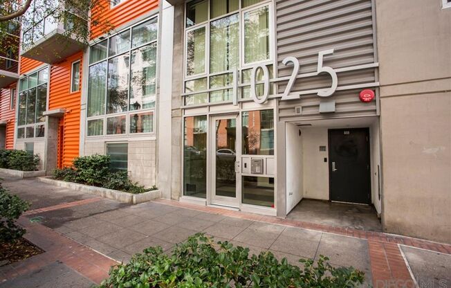 1 bed, 1 bath, $2,500