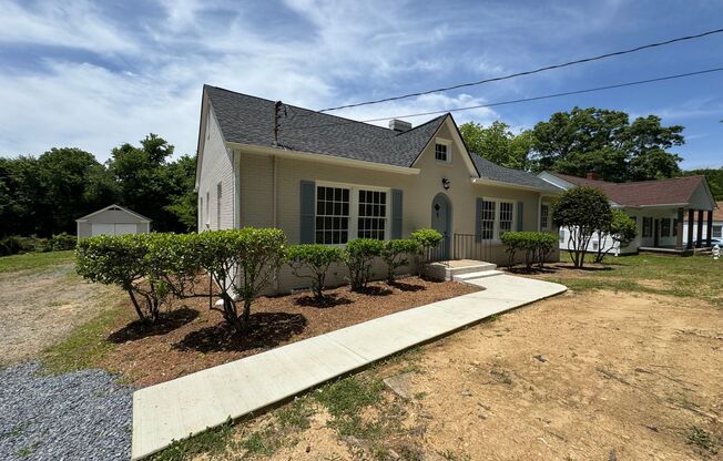 Renovated 3/2.5 House with bonus room in South Rome- $1,895