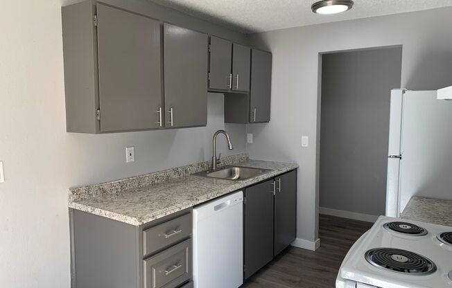 2 beds, 1 bath, 865 sqft, $1,450