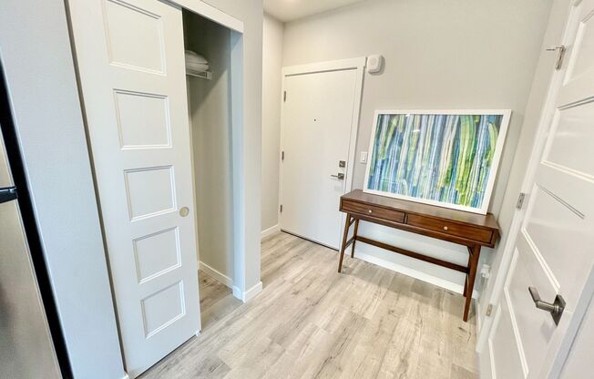 Studio, 1 bath, 320 sqft, $1,295, Unit 403