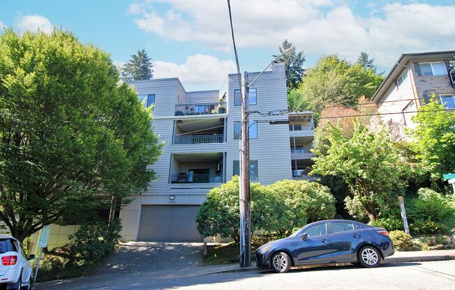 Stunning 2 Bedroom Goose Hollow Condo