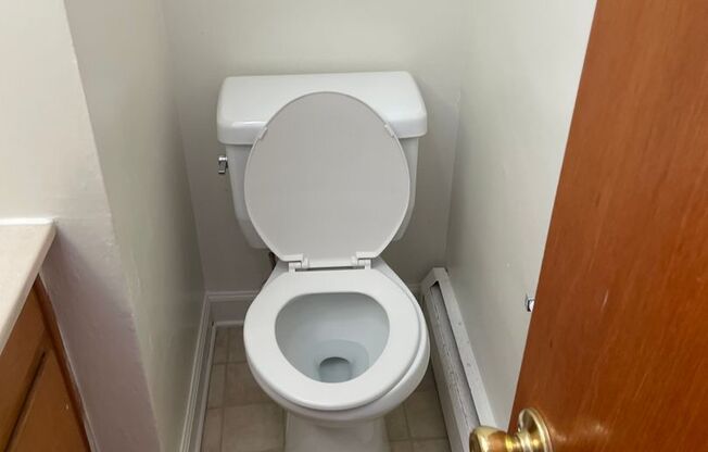 2 beds, 1.5 baths, 900 sqft, $1,440, Unit F-9