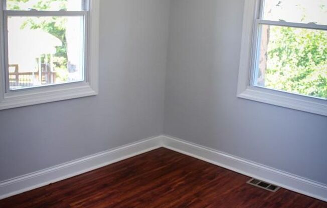 Stunning 3-Bedroom Home with Modern Amenities in a Prime Neighborhood!