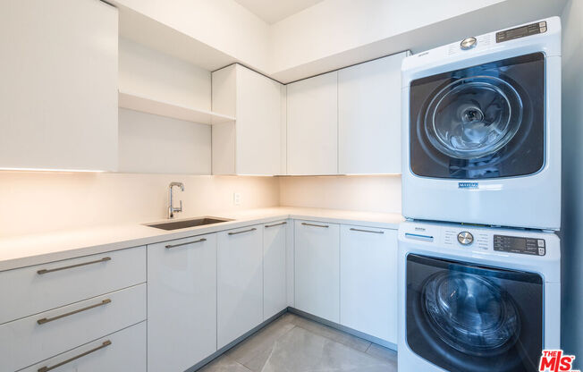 3 beds, 3 baths, 2,676 sqft, $14,300, Unit PH 1