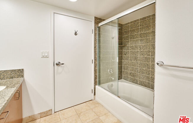 1 bed, 1 bath, 854 sqft, $4,400, Unit 1527