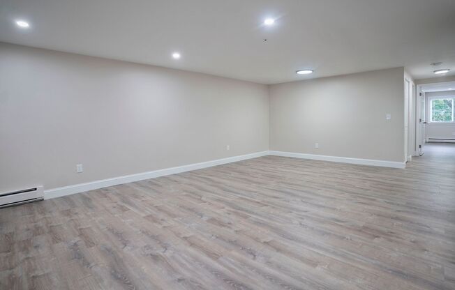 2 beds, 1 bath, 1,050 sqft, $2,700, Unit 22-1