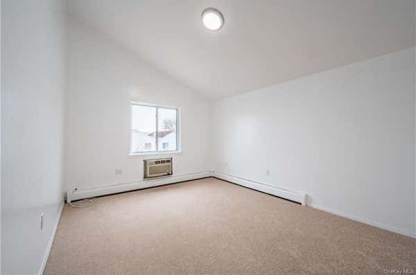 218 HOWE AVE