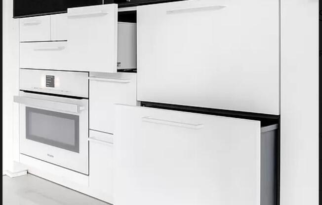 Studio, 1 bath, $3,450, Unit 1006
