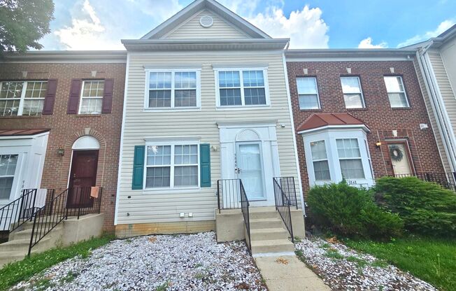Spacious 4 BR/3.5 BA Townhome in Upper Marlboro!