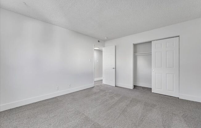 2 beds, 1 bath, 860 sqft, $1,645, Unit 40B