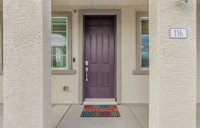 Like new 3-Bedroom Townhome!