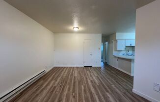 2 beds, 1 bath, $925, Unit 5033 Hawthorne # 6