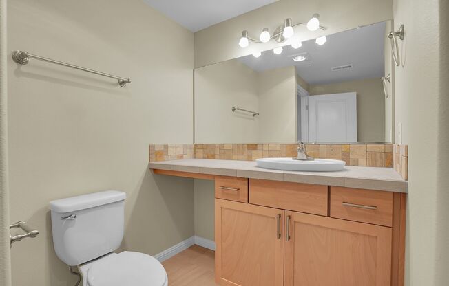 2 beds, 2 baths, 894 sqft, $1,599, Unit 144-36202