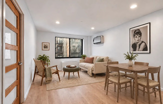 315 E 105 ST