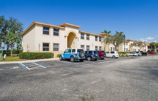 Gated community condo 3 beds 2 bath in south Fort Myers