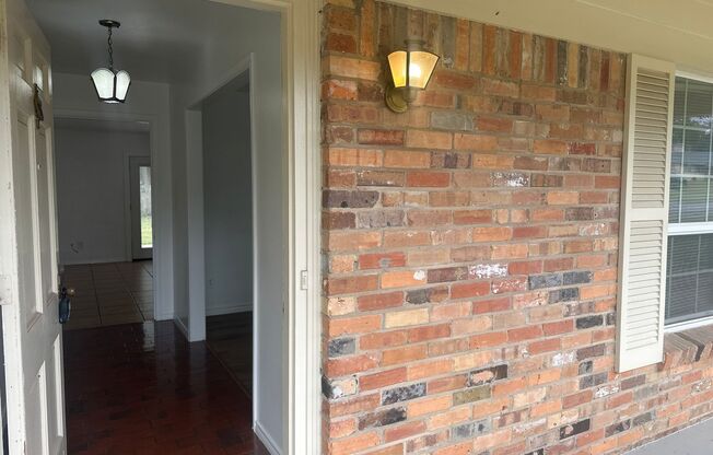 2213 Suanne ~ Spacious & Convenient