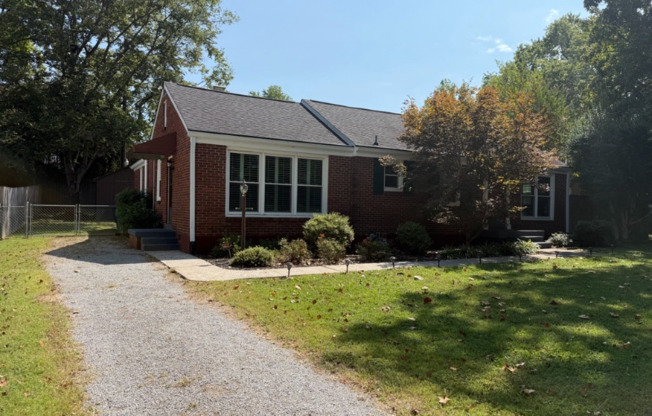 2207 PINEWOOD RD