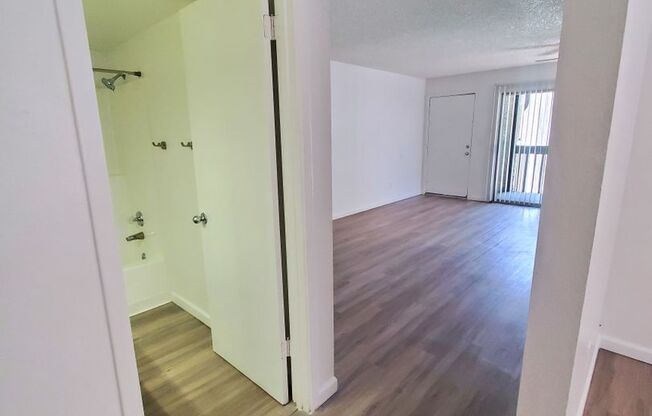 1 bed, 1 bath, 580 sqft, $1,150, Unit 226