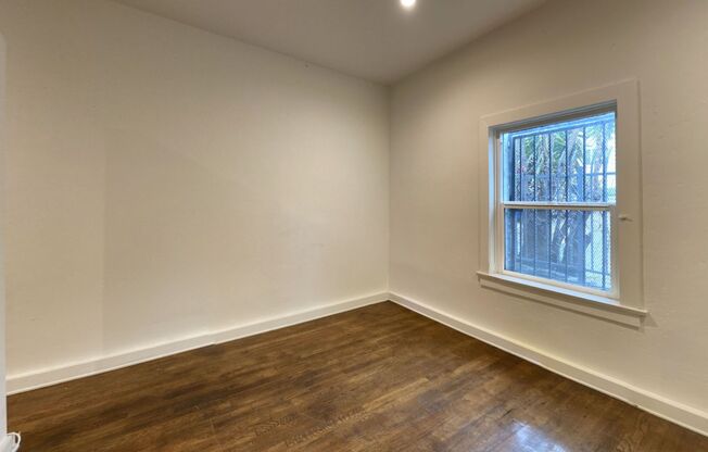 Studio, 1 bath, 400 sqft, $1,950