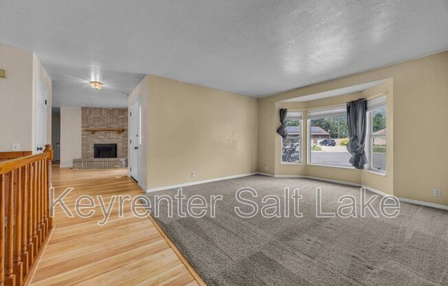 567 N ALLANWOOD PL