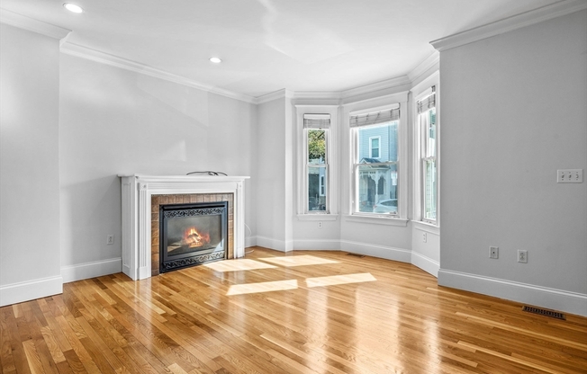 860 E 4 ST
