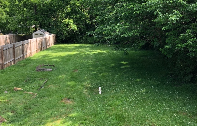 Charming East Nashville Cottage, 2 Bed/1 Bath, Hardwood Floors, Pet Friendly (no fence yard), Large Deck