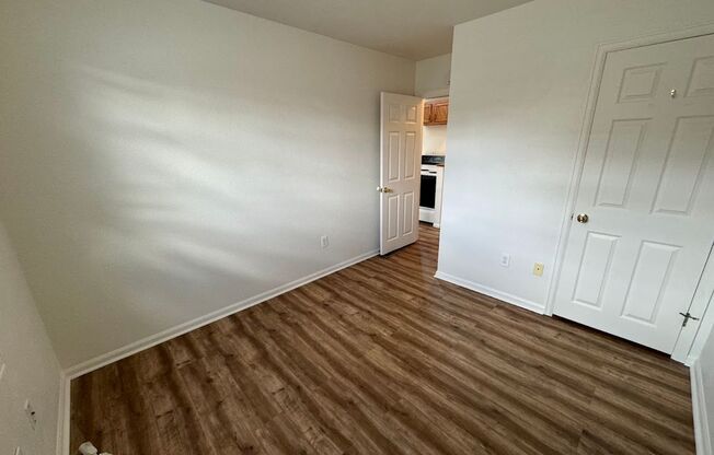 2 beds, 1 bath, 850 sqft, $2,295