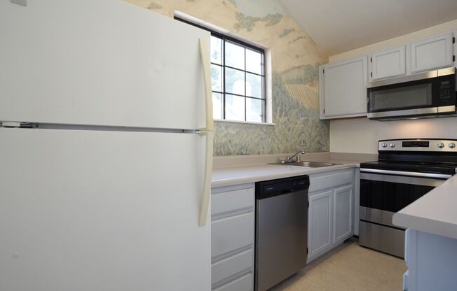 2 beds, 2 baths, $2,600