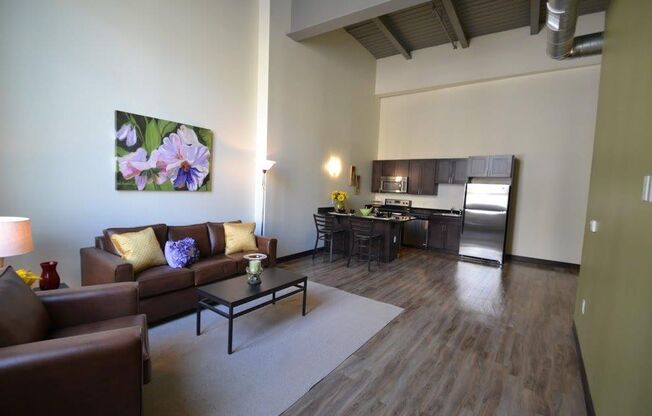 2 beds, 1 bath, 984 sqft, $1,950, Unit 407