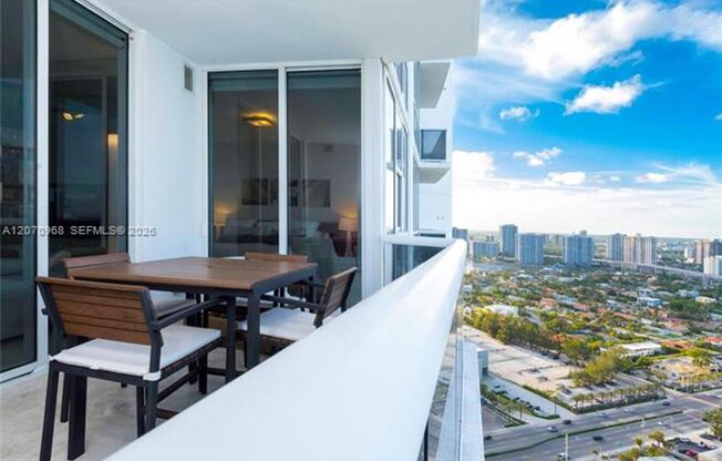 2 beds, 2.5 baths, $7,900, Unit # 4208